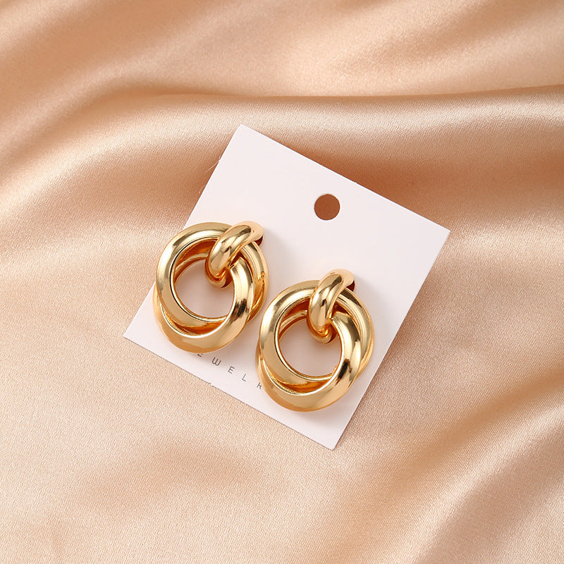 New trendy design earrings with a niche and cool temperament alloy earrings
